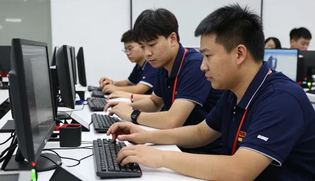 防护手套帮助全程护航提升服务能力